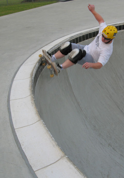 John Waight, frontside grindage (he goes about 3 coping block lengths!)